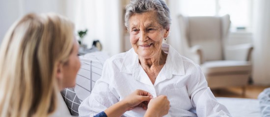 Aide à domicile : exonération des cotisations sociales patronales